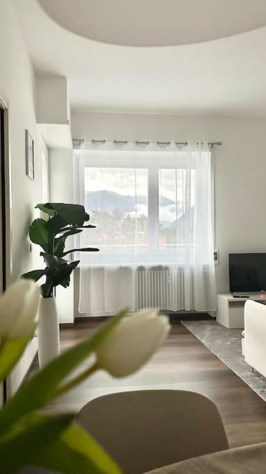 Luxury Apartment With View Como Bagian luar foto